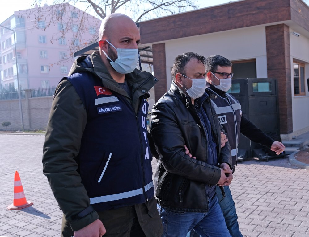 Anne ve babası gözleri önünde öldürülen çocuk, hala yaşadıklarını sanıyormuş