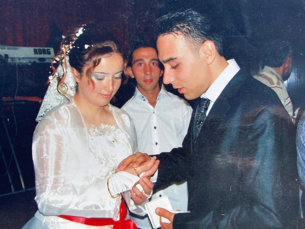 Anne ve babası gözleri önünde öldürülen çocuk, hala yaşadıklarını sanıyormuş