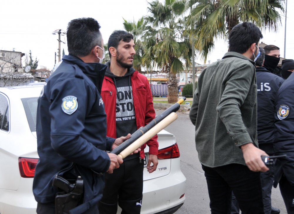 Antalya'da silahlı, sopalı, muştalı kavga