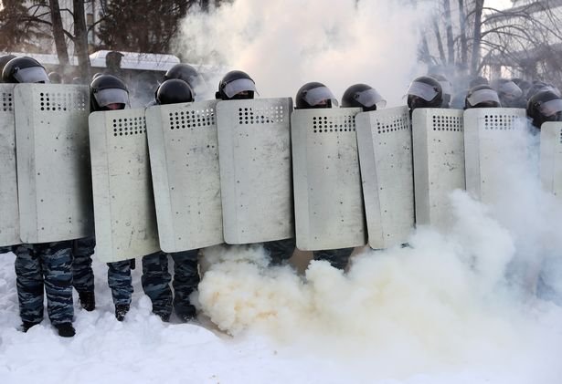 Biden-Rusya arasında ilk kriz: Moskova'dan Washington'a "Navalni protestosu" tepkisi