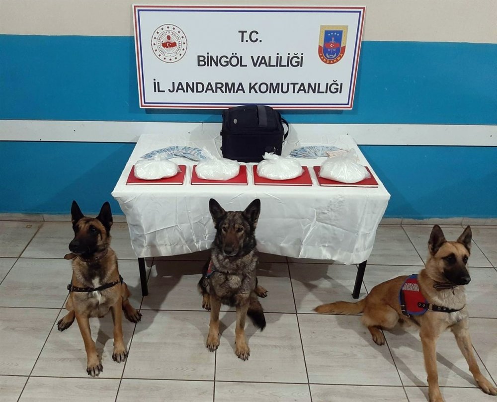 Bingöl'de, yolcu otobüsünde 4 kilo metamfetamin ele geçirildi