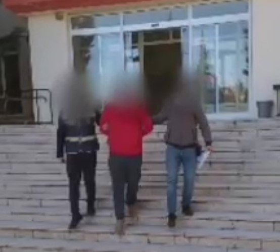 Çaldığı malzemeleri ev taşır gibi kamyonete yükleyip götüren şüpheli, yakalandı