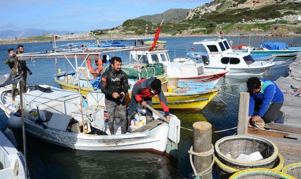 Datça'da balıkçı teknesi alabora oldu: 4  balıkçı kurtuldu, 1 kişi kayıp