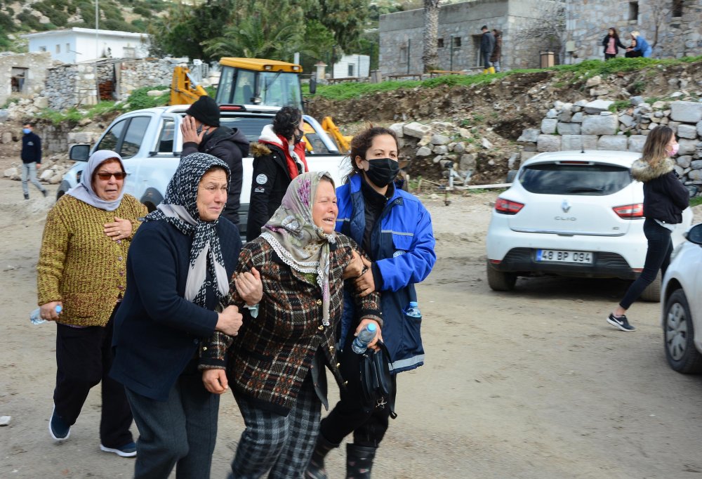 Datça'da balıkçı teknesi alabora oldu: 4  balıkçı kurtuldu, 1 kişi kayıp