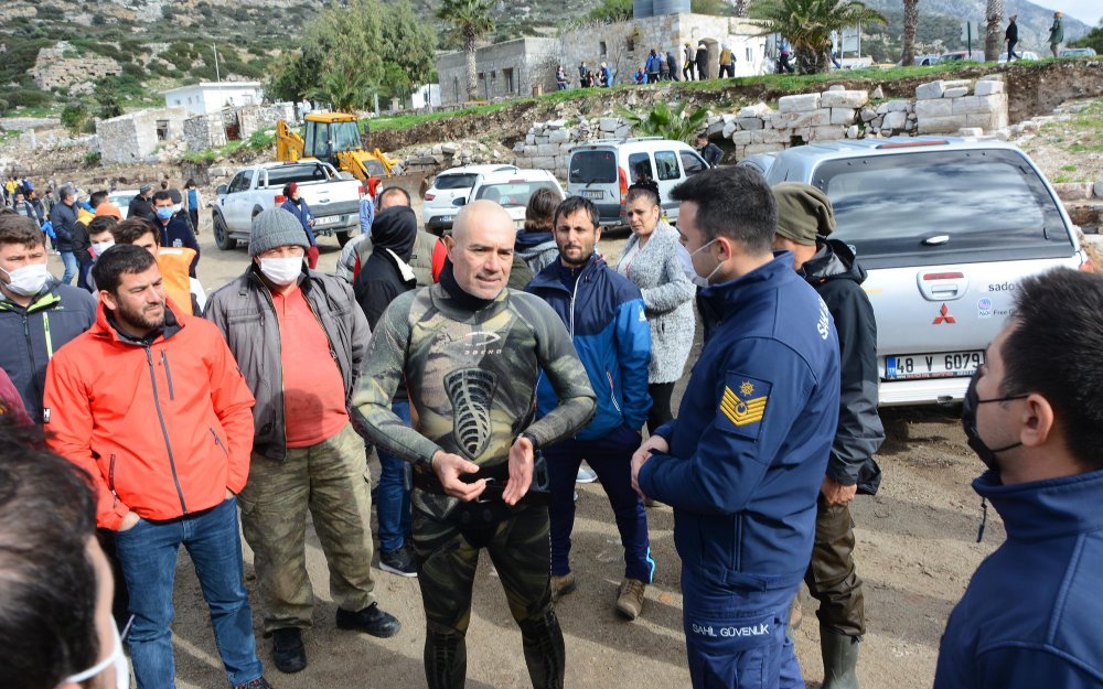 Datça'da balıkçı teknesi alabora oldu: 4  balıkçı kurtuldu, 1 kişi kayıp
