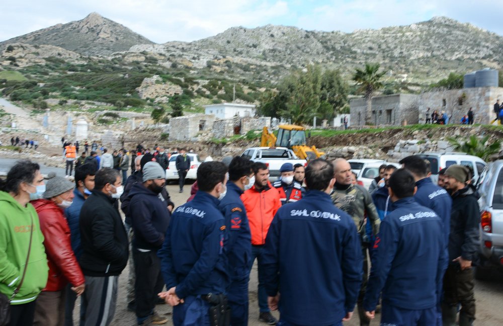Datça'da balıkçı teknesi alabora oldu: 4  balıkçı kurtuldu, 1 kişi kayıp