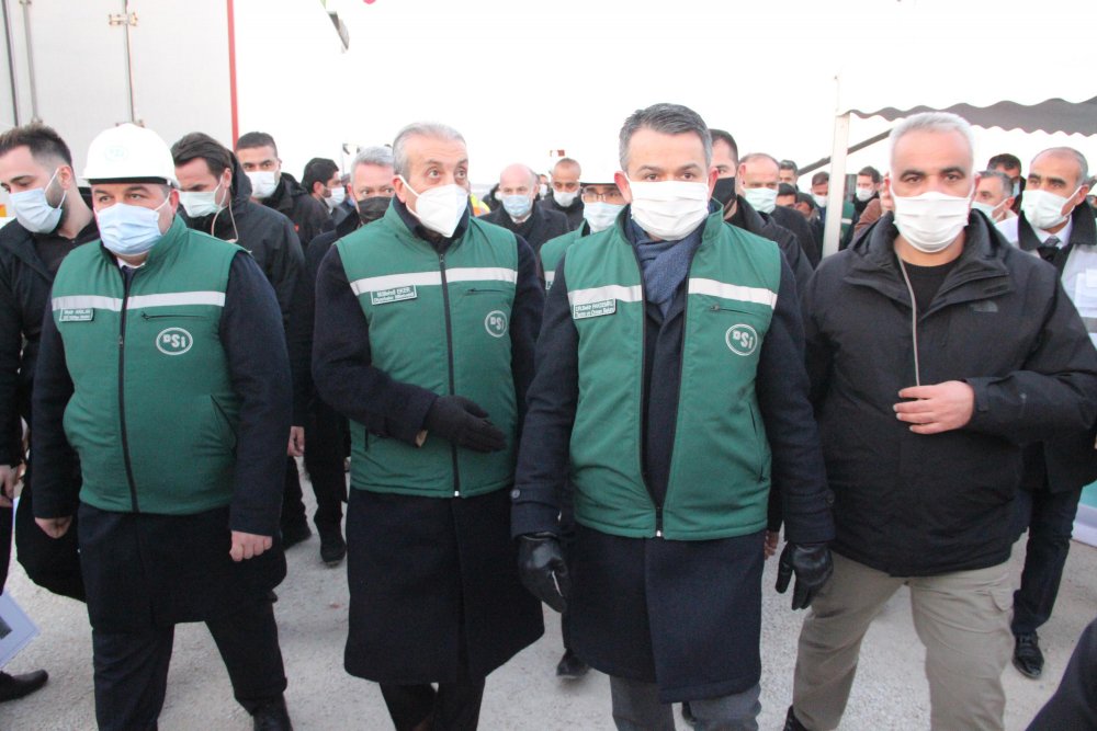 Diyarbakır'ın verimli topraklarını suyla buluşturacak barajlar törenle açıldı