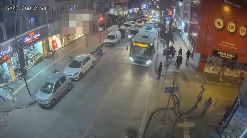 Elazığ'daki 6.8 büyüklüğündeki depremden yeni görüntüler ortaya çıktı