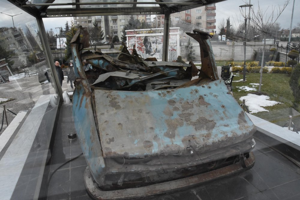 Eskişehir'de Uğur Mumcu'nun otomobili sergileniyor