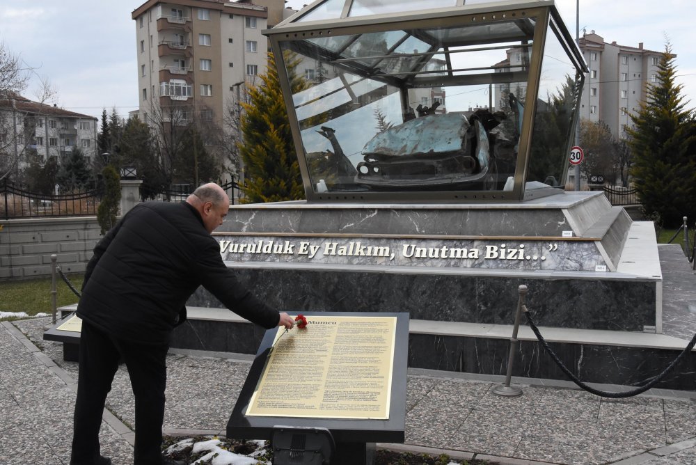 Eskişehir'de Uğur Mumcu'nun otomobili sergileniyor