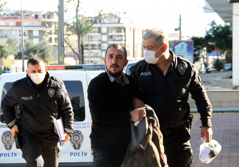 Husumetli olduğu arkadaşının dükkanını kundakladı, tutuklandı