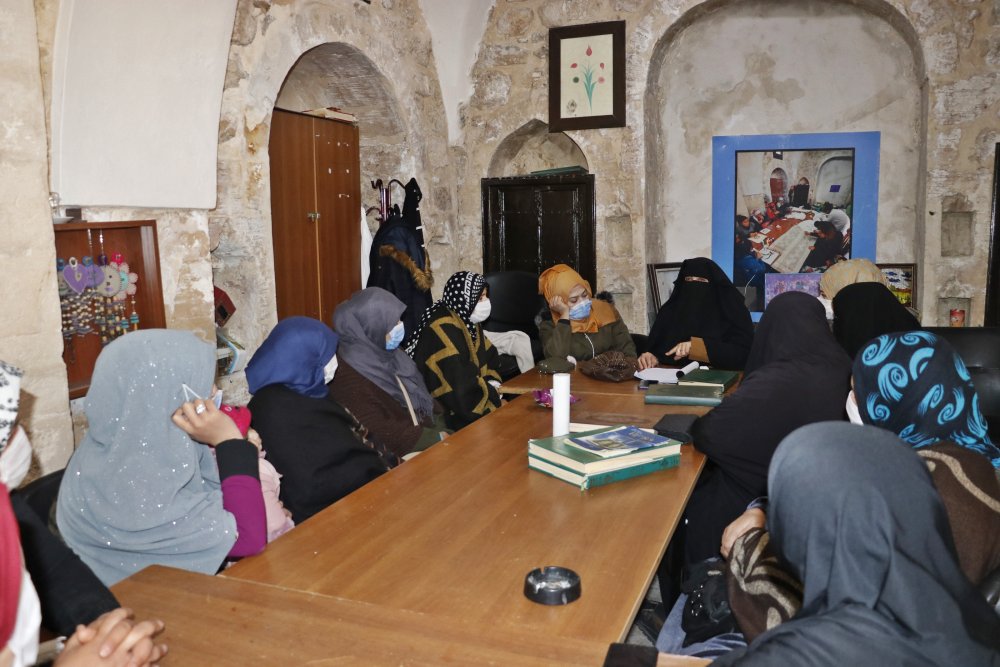 Mardin'de Suriyeli kadınlardan gönüllü öğreticilik 