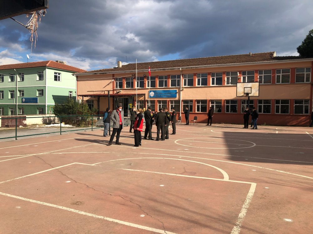 Mayına basarak ağır yaralanan asker şehit düştü