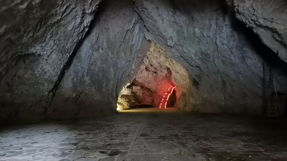 Oylat Mağarası’daki sıcaklık, kış aylarında da 18 derece ölçülüyor