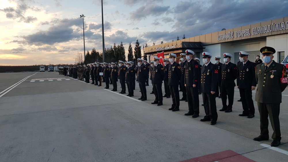 Şehit askerin cenazesi törenle karşılandı