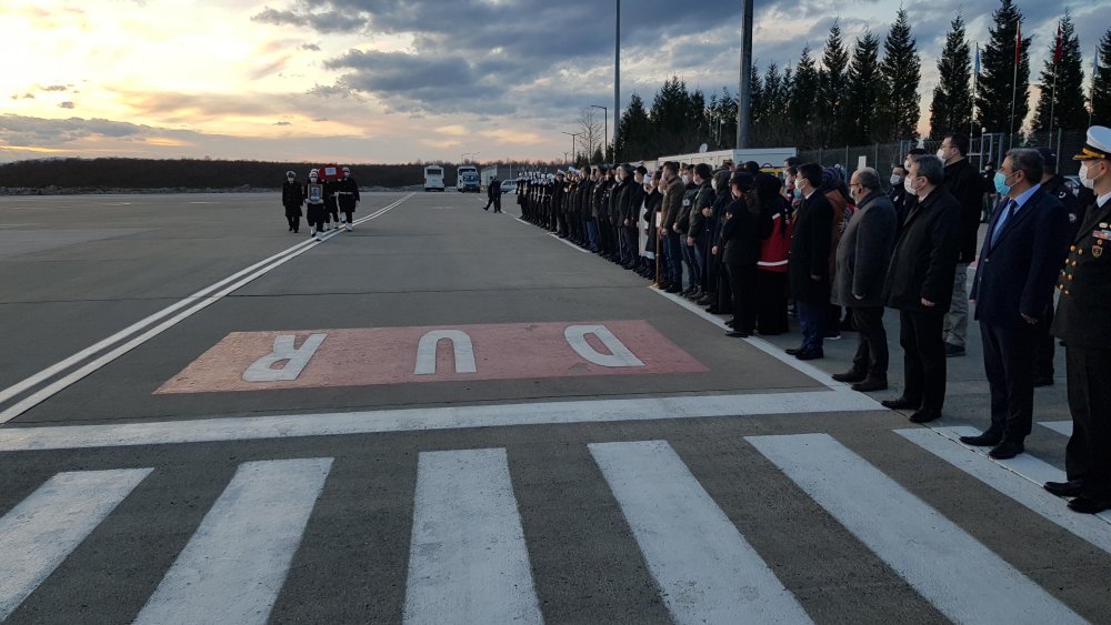 Şehit askerin cenazesi törenle karşılandı