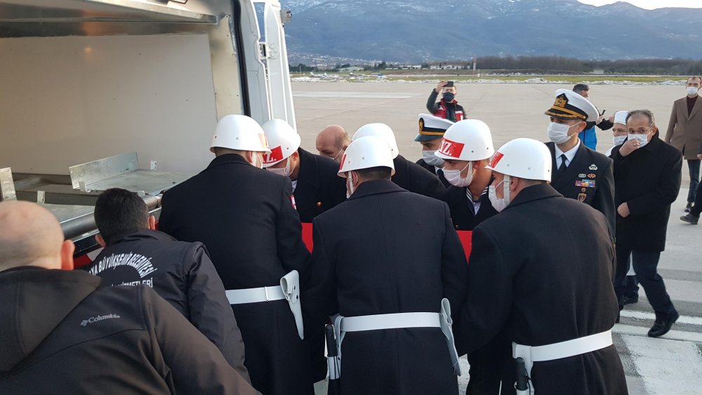 Şehit askerin cenazesi törenle karşılandı