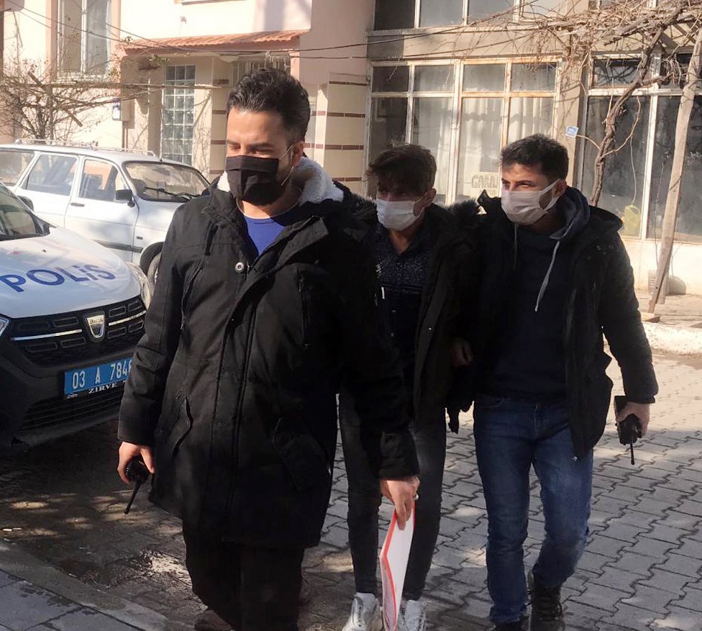 Trafikte ölümlü kavgaya karışan genç tutuklandı, babası serbest