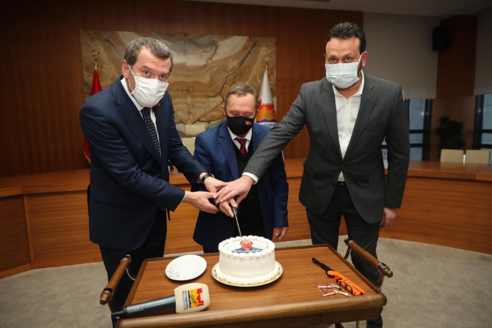 Zeytinburnu’nun vazgeçilmezi ‘İbo’ 51 yaşında