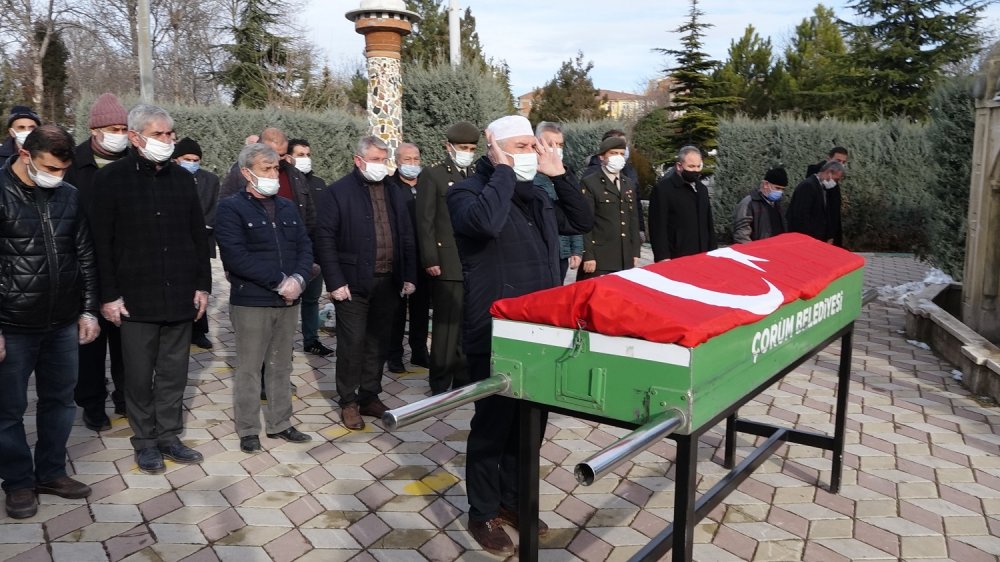 Ayırmak istediği kavgada bıçaklanan Kıbrıs gazisi, kurtarılamadı