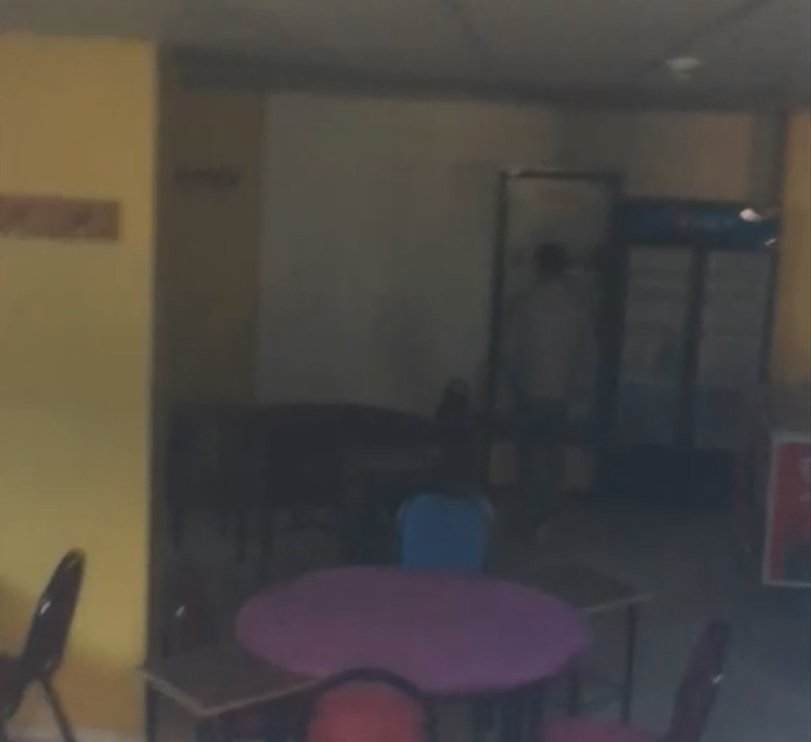 Kısıtlamaya rağmen kumara iş makineli baskın; 27 kişiye 85 bin TL ceza