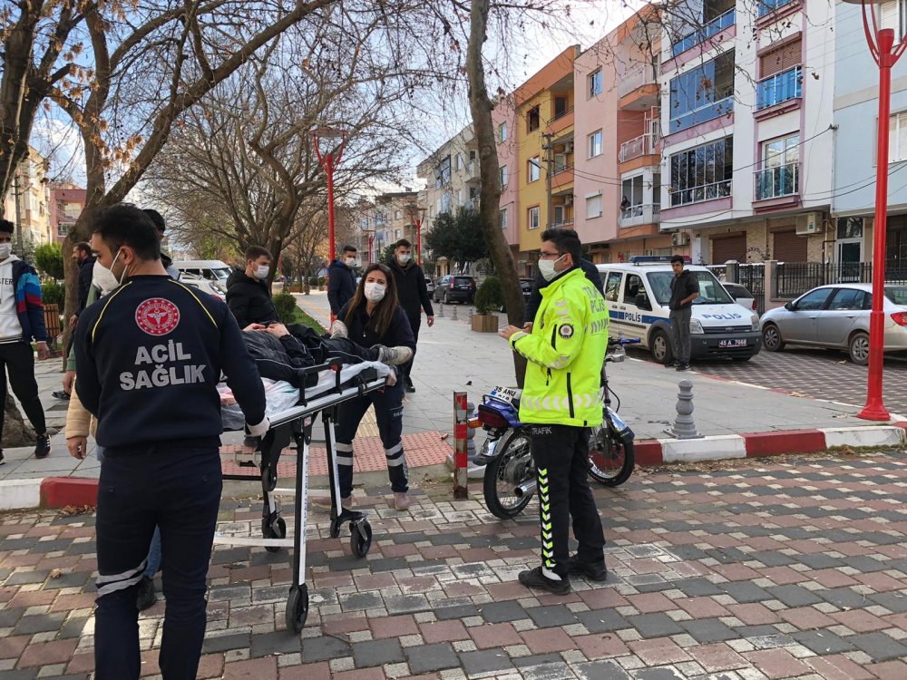 Otomobil ile çarpışan motosikletin 'kasksız' sürücüsü yaralandı