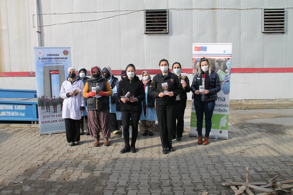 Çanakkale'de jandarma kadına yönelik şiddetle mücadele eğitimi verdi