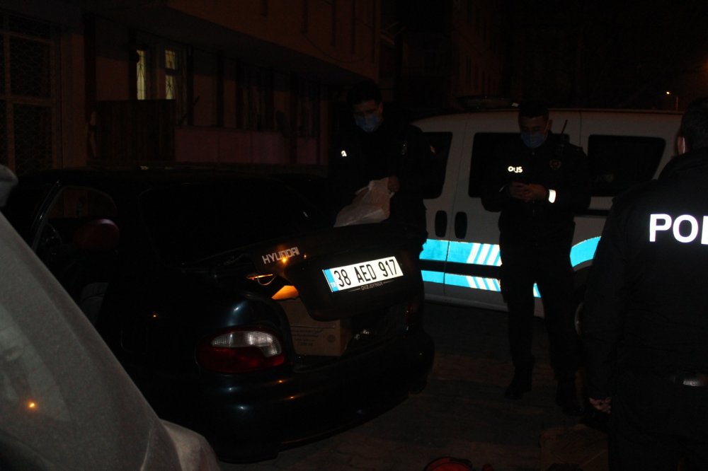 Kısıtlamada uyuşturucu ile yakalanan sürücüye gözaltı