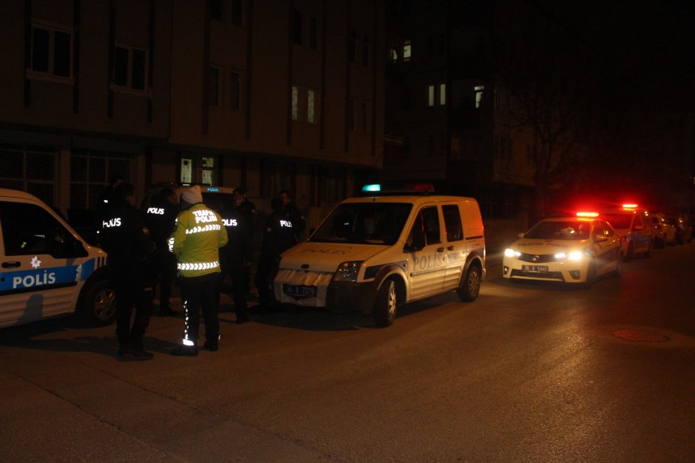 Kısıtlamada uyuşturucu ile yakalanan sürücüye gözaltı