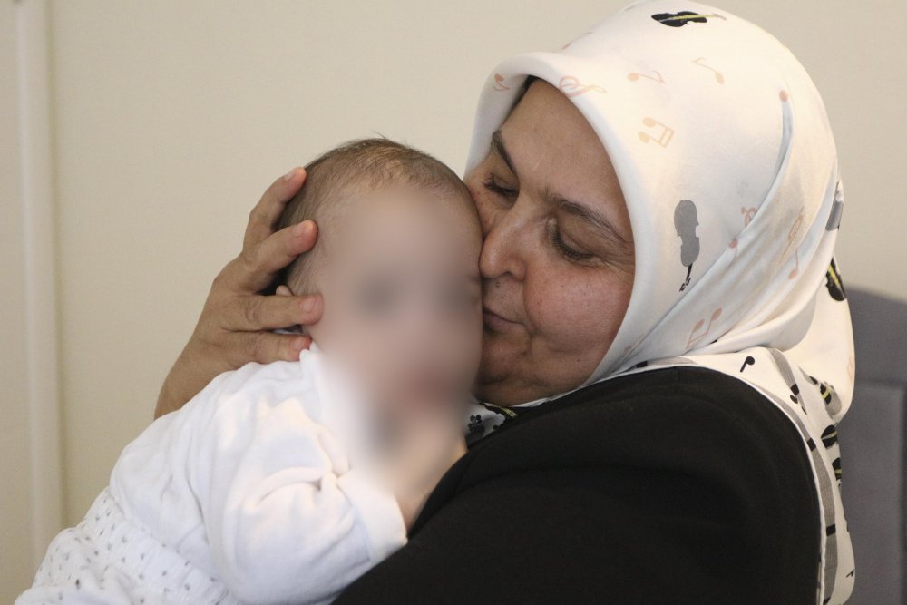 Koruyucu aile olan AK Parti'li Öçal: Evde mutluluk patlaması meydana geldi