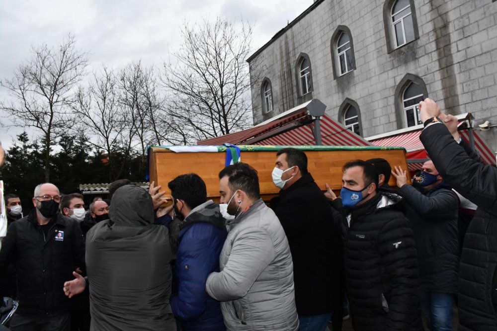 Lojmandaki odasında ölü bulunan basketbolcu gözyaşlarıyla uğurlandı