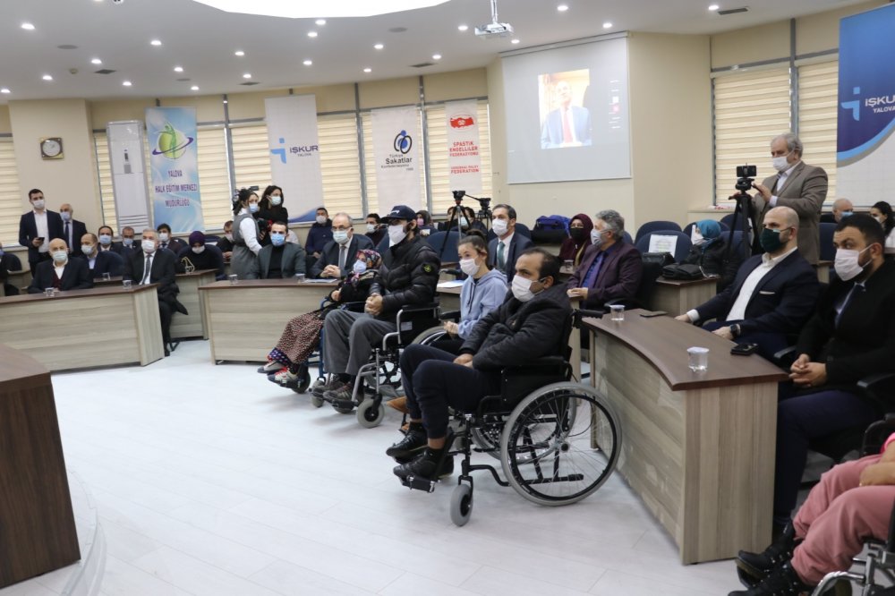 Spastik engelli bireylerin gözleriyle bilgisayar kullanmalarını sağlayan kurs tamamlandı