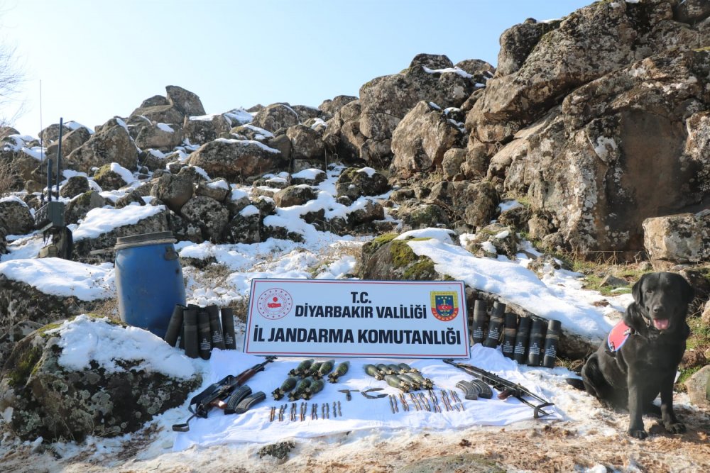 Teröristin üzerindeki kroki, toprağa gömülü mühimmatı ortaya çıkardı