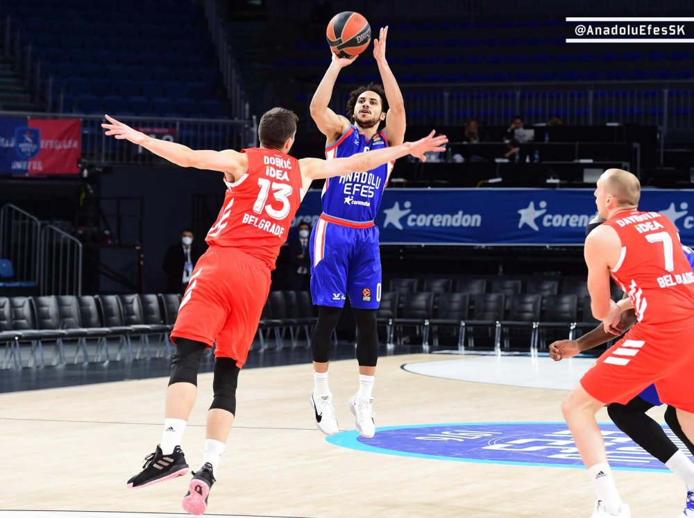 Anadolu Efes - Kızılyıldız: 86-72
