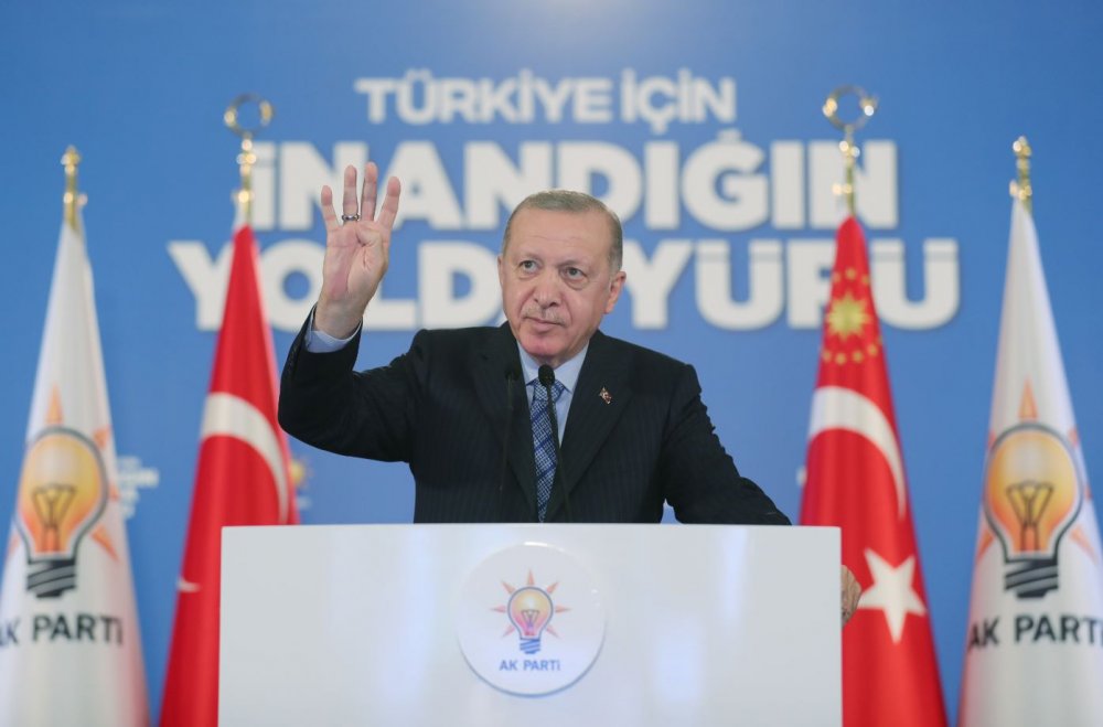 Erdoğan: CHP, siyasi parti kimliğini giderek kaybetmektedir