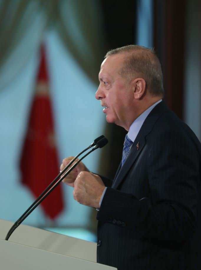Erdoğan: CHP, siyasi parti kimliğini giderek kaybetmektedir