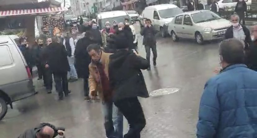Otobüs ve minibüs şoförlerinin kavgasına polis biber gazıyla müdahale etti