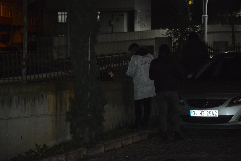 Sultangazi'de hastane otoparkında silahlı saldırı: Amca yeğen