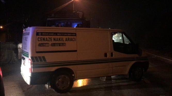 Cemaat liderinin mezardan cenazesinin taşınmasında arbede yaşandı