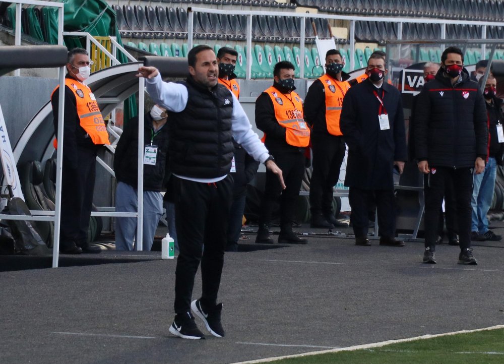 Denizlispor'da Yalçın Koşukavak istifa etti