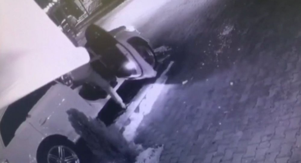 Esenyurt'ta beş milyonluk cipleri  çaldılar
