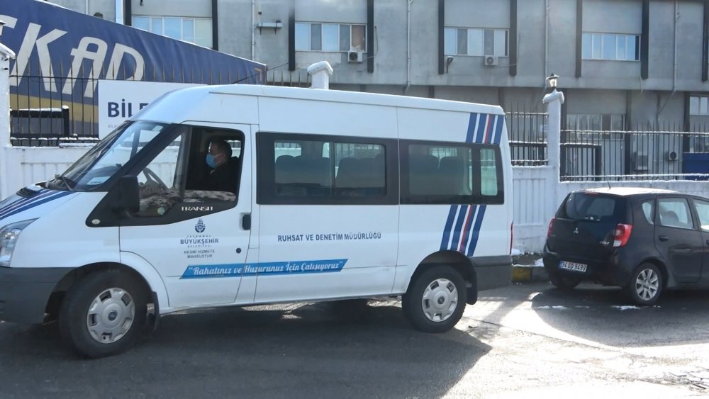 Esenyurt'ta korkutan köpükle ilgili çevrede inceleme