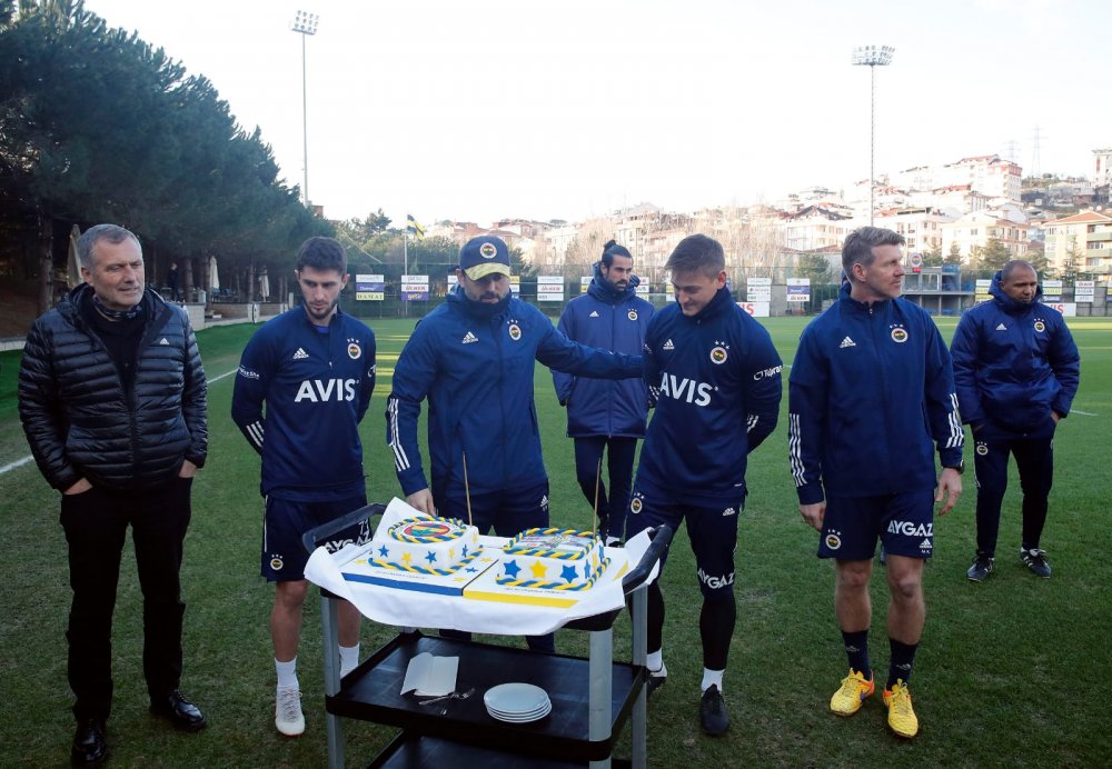 Fenerbahçe'de Bright Osayi-Samuel ilk idmanına çıktı