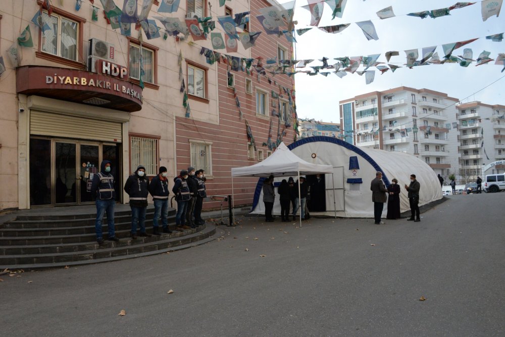 HDP önündeki evlat nöbetinde 514'üncü gün; aile sayısı 196 oldu
