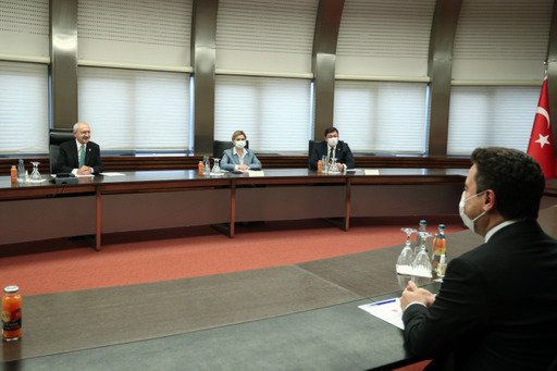 Kılıçdaroğlu: Valiler, kaymakamlar siyasetle uğraşmaz