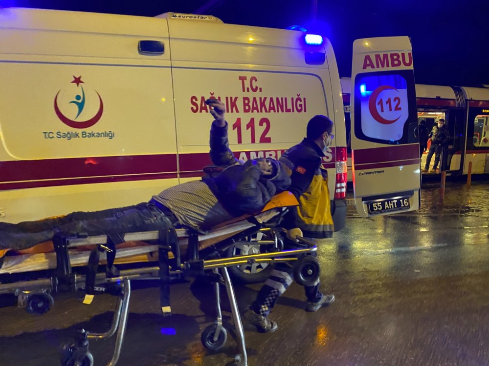 Yaya ya Tramvay çarpttı