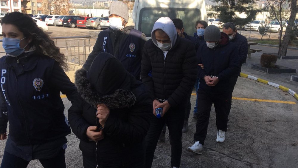 Ankara'da, kadınlara zorla fuhuş yaptıran 8 kişi adliyede