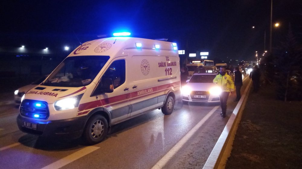 Bursa'da, 1'i ambulans 7 aracın karıştığı zincirleme kaza