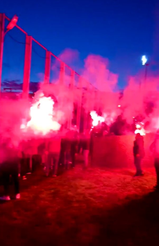 Bursaspor taraftarından meşaleli destek