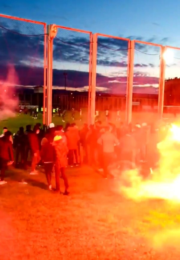 Bursaspor taraftarından meşaleli destek